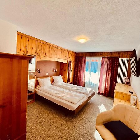 Hotel Old Jnn كلوسترز المظهر الخارجي الصورة