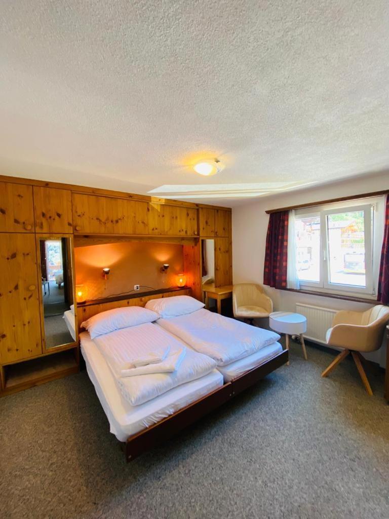 Hotel Old Jnn كلوسترز المظهر الخارجي الصورة