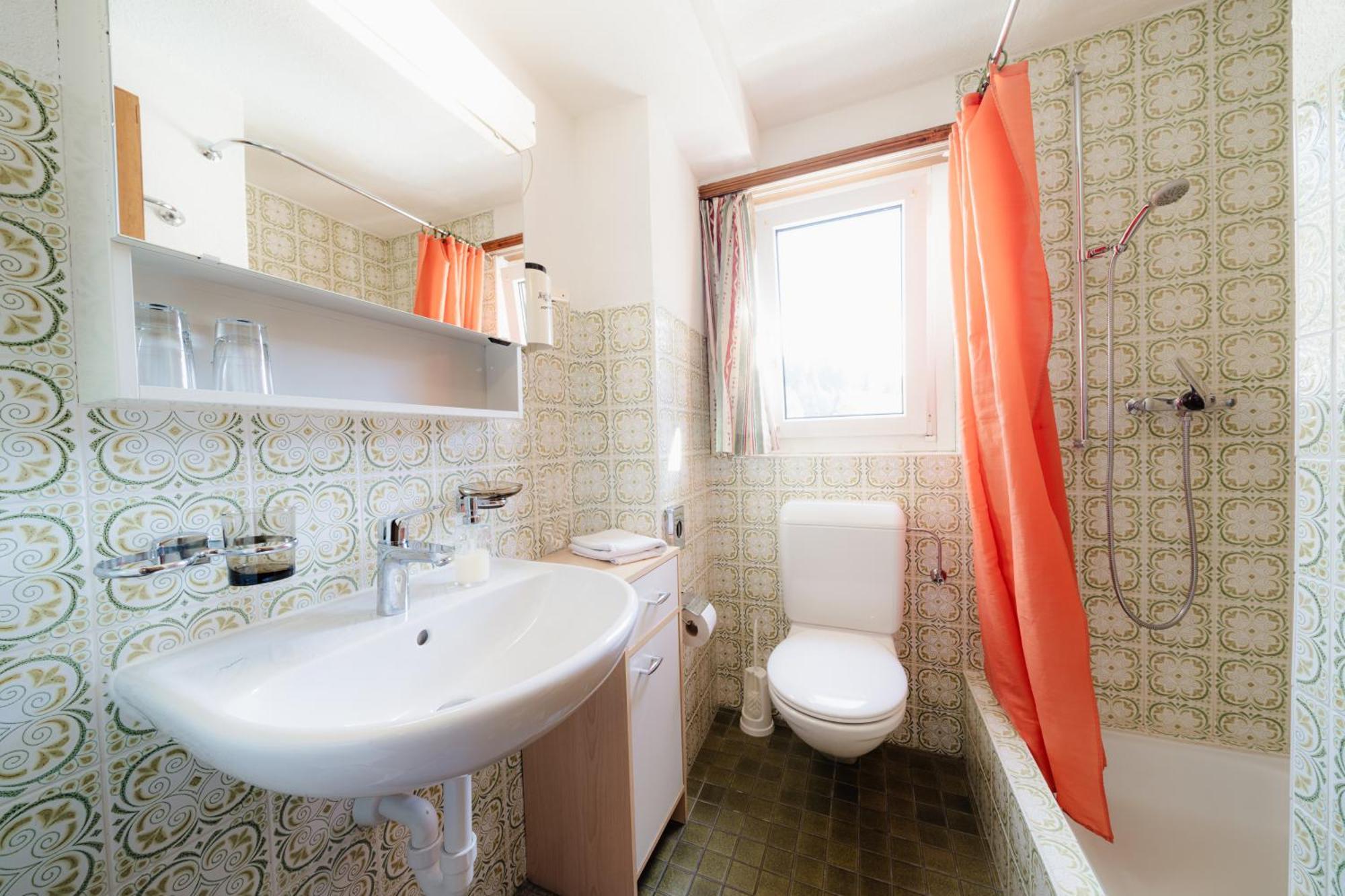 Hotel Old Jnn كلوسترز المظهر الخارجي الصورة