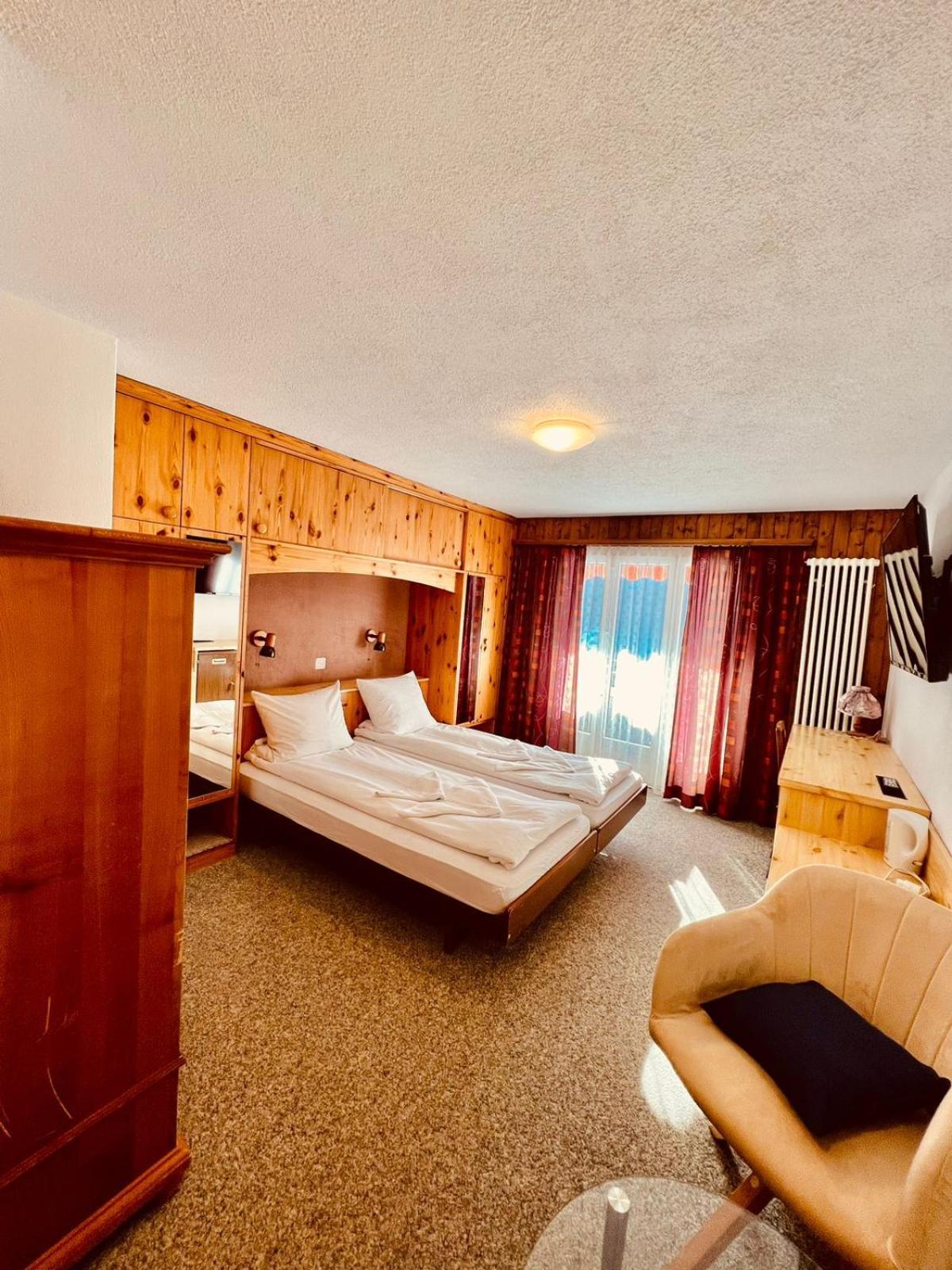 Hotel Old Jnn كلوسترز المظهر الخارجي الصورة
